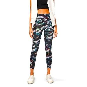 Lululemon Wunder Under glacier camo watercolor print 25 inch Legging size 4